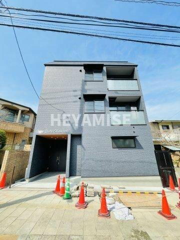 長崎県長崎市岡町 築3年11ヶ月 3階建