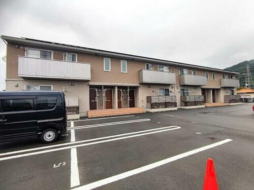 愛媛県松山市東野５丁目 賃貸アパート