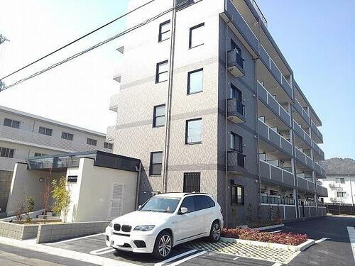 ザ　レジデンス　京都・東 5階建