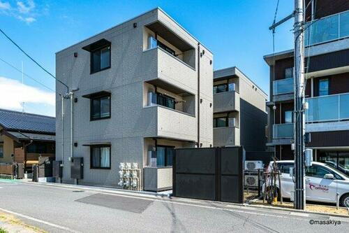 コラージュくりた