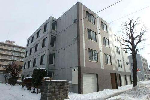 クラリス北１６条Ａ棟 4階建