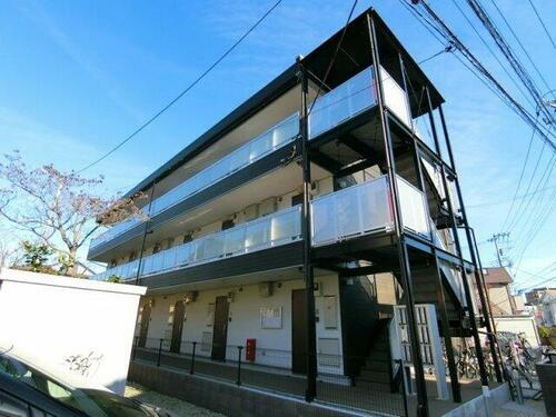 リブリ・草加瀬崎 3階建