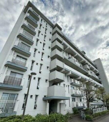 埼玉県吉川市中川台 賃貸マンション