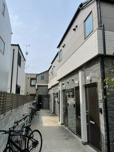 東京都世田谷区経堂３丁目 2階建