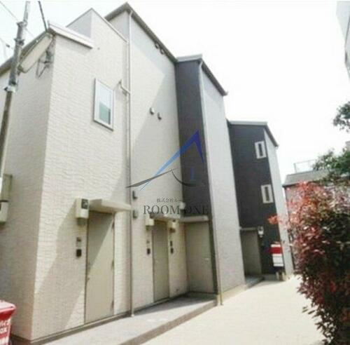 東京都世田谷区下馬３丁目 3階建