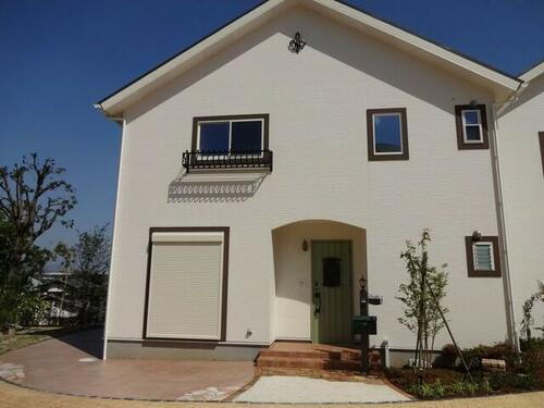 コリーヌ　ドゥ　フレール