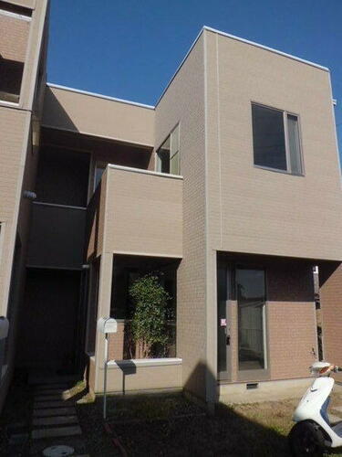 千葉県富里市七栄 テラスハウス