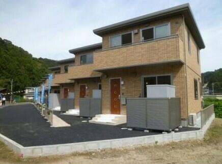 宮城県塩竈市字石田 テラスハウス