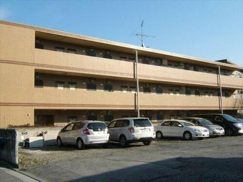 埼玉県川口市中青木４丁目 3階建 築32年6ヶ月