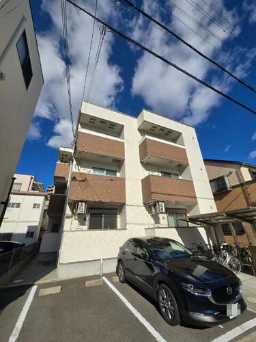 兵庫県神戸市兵庫区小河通３丁目 築9年1ヶ月 3階建