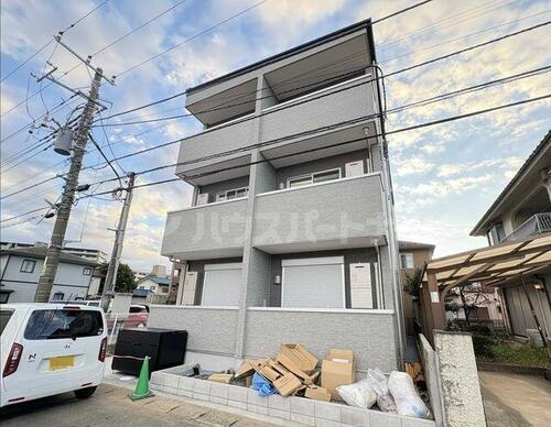 千葉県松戸市稔台７丁目 3階建 