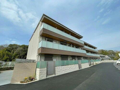 兵庫県姫路市青山西１丁目 築3年10ヶ月 3階建