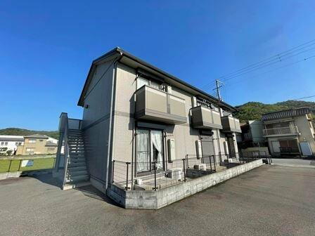 兵庫県姫路市広畑区則直 築17年9ヶ月 2階建