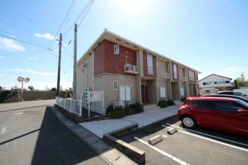 三重県鈴鹿市若松東１丁目 2階建