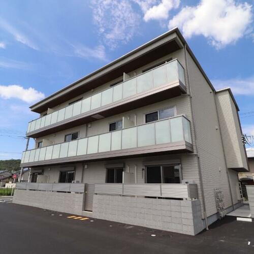 グレースヴィラ西崎 3階建