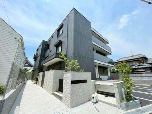 Ｄ－ｒｅｓｉｄｅｎｃｅ春日 3階建