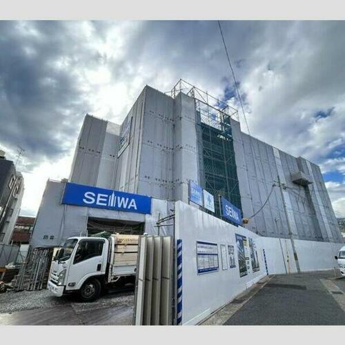 兵庫県神戸市東灘区北青木２丁目  5階建