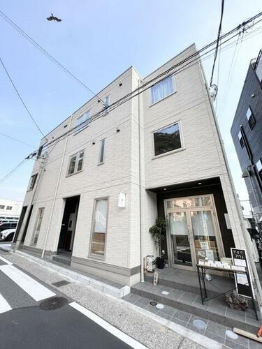 神奈川県逗子市山の根１丁目 3階建 築4年8ヶ月