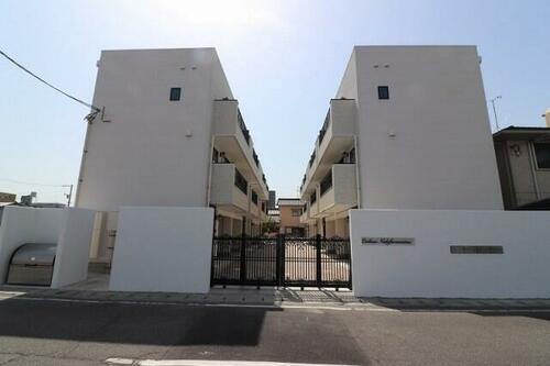 岡山県岡山市北区西古松１丁目 3階建 築7年10ヶ月