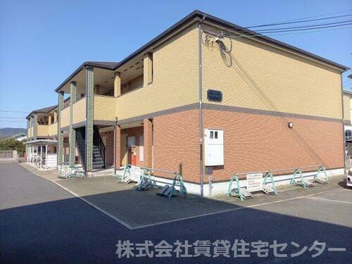 和歌山県和歌山市新在家 2階建