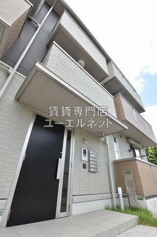 兵庫県尼崎市上ノ島町１丁目 3階建