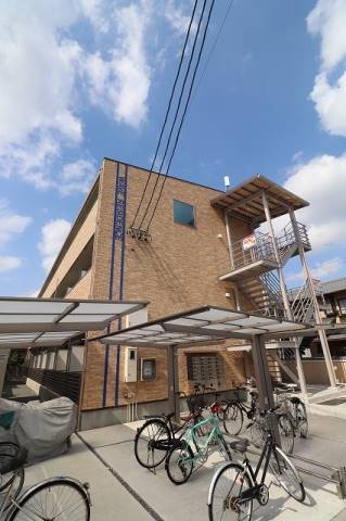 岡山県岡山市北区北長瀬表町２丁目 築8年10ヶ月 3階建