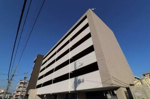 岡山県岡山市北区青江３丁目 築6年11ヶ月 6階建