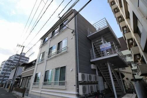 岡山県岡山市北区東古松１丁目 築8年11ヶ月 3階建