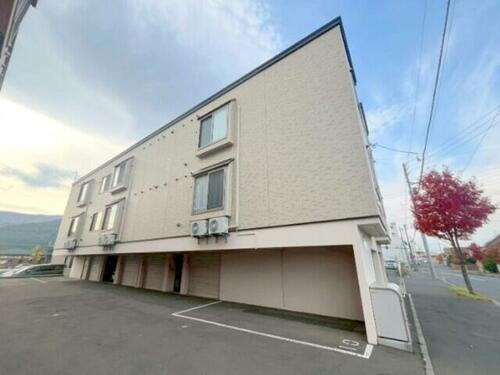 北海道札幌市手稲区西宮の沢三条１丁目 築9年4ヶ月 3階建