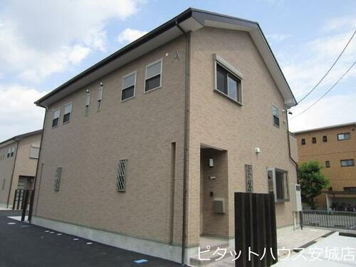 愛知県安城市今本町２丁目 テラスハウス