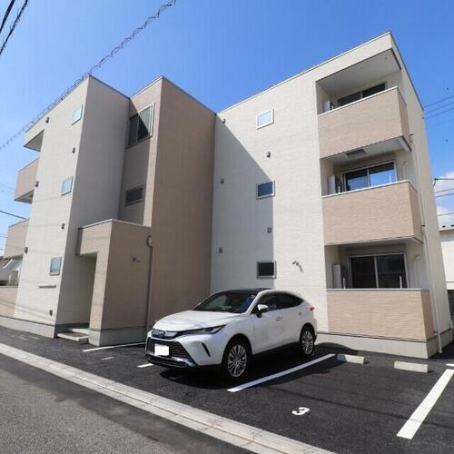 岡山県岡山市北区十日市中町 築1年未満 3階建