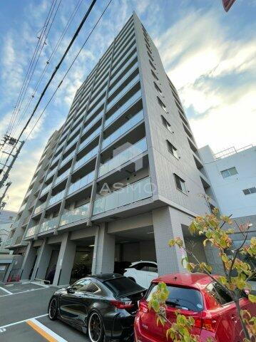 大阪府大阪市北区天満３丁目 14階建