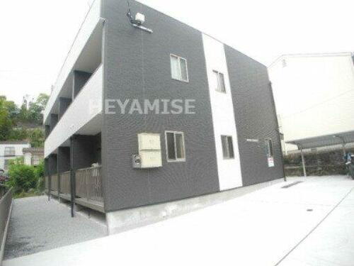 長崎県長崎市坂本２丁目 築9年10ヶ月 2階建