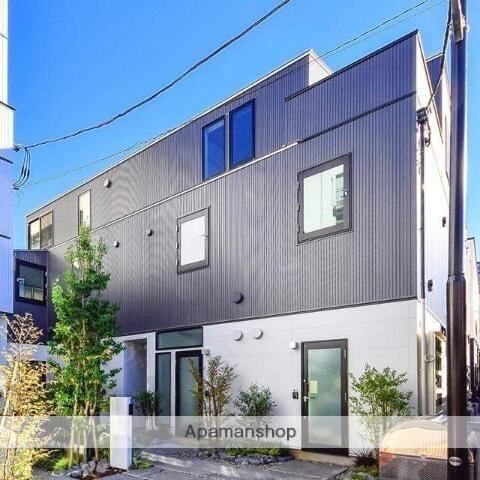 グランエッグス四谷Ｓ 3階建