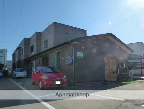 テネメント梅津 2階建