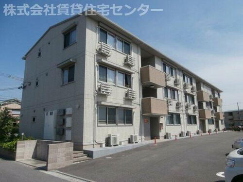 和歌山県和歌山市加納 3階建