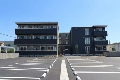 岡山県岡山市北区平田 築1年6ヶ月 3階建