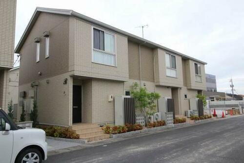 岡山県岡山市北区下中野 テラスハウス