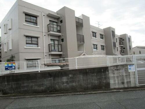 福岡県福岡市城南区干隈２丁目 3階建 築35年5ヶ月