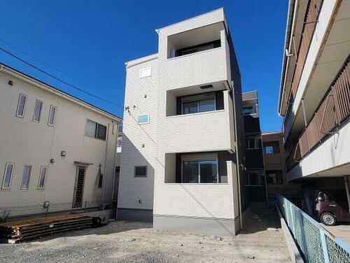 岡山県岡山市北区白石東新町 築0年12ヶ月 3階建