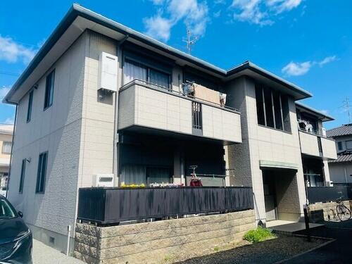 大阪府池田市荘園１丁目 2階建