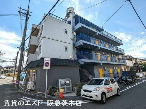 大阪府茨木市総持寺駅前町 4階建