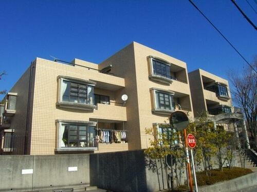 兵庫県宝塚市雲雀丘山手２丁目 築38年2ヶ月 3階建