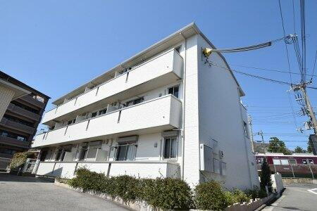 兵庫県神戸市東灘区森北町２丁目 築18年4ヶ月 3階建