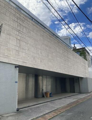 東京都渋谷区代々木４丁目 地上2階地下1階建 築26年4ヶ月