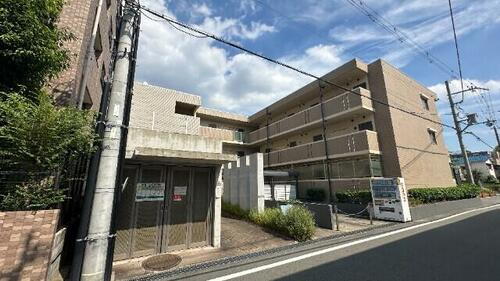 大阪府池田市満寿美町 築21年10ヶ月 3階建
