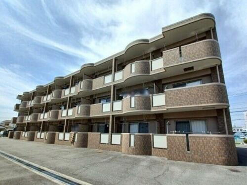 三重県鈴鹿市岡田２丁目 築19年9ヶ月 3階建