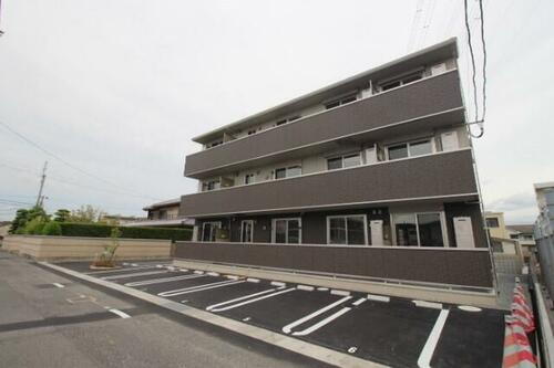 岡山県岡山市南区浜野１丁目 3階建 築8年4ヶ月