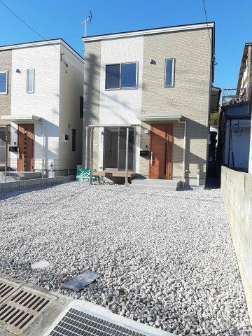 高知県高知市神田 2階建