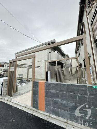 大阪府大阪市平野区長吉出戸６丁目  2階建